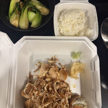 Maru WeHo - Albacore sushi roll, bok choy, white rice - Sushi Bars Near Me - Nashville, Tennessee Maru WeHo - Albacore sushi roll, bok choy, white rice - Sushi Bars Near Me - Nashville, Tennessee