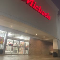 Michaels - Front entrance