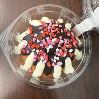 Nothing Bundt Cakes - Chocolate covered strawberry Bundt - Bakeries Near Me - Coral Springs, Florida Nothing Bundt Cakes - Chocolate covered strawberry Bundt - Bakeries Near Me - Coral Springs, Florida