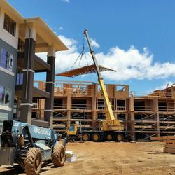 Diversified Crane Maui