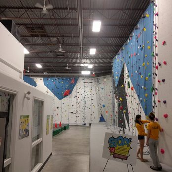 Hub Climbing-Markham - Top rope wall - Climbing Near Me - Markham, Ontario