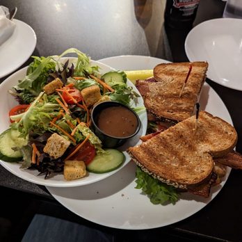 Pendleton Creek Pub - Turkey club - Pubs Near Me - North Tonawanda, New York