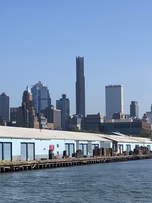 Pier 11 / Wall St. by null