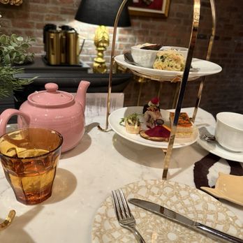 Paparmane - Savory tea platter (x2 levels) - Breakfast & Brunch Near Me - Montreal, Quebec Paparmane - Savory tea platter (x2 levels) - Breakfast & Brunch Near Me - Montreal, Quebec