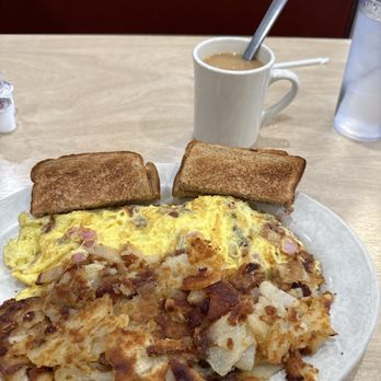 83 Diner - Meat Lovers Omelet - Coffee & Tea Near Me - York, Pennsylvania