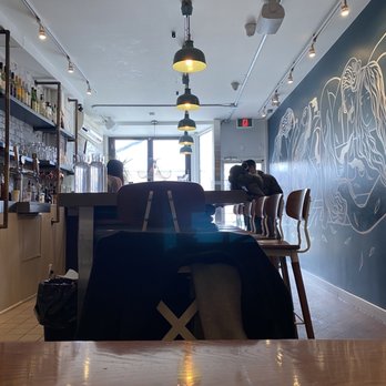 Té - Interior - Asian Fusion Near Me - Toronto, Ontario