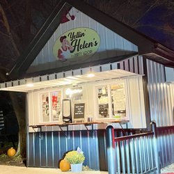 Yellin’ Helen’s