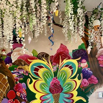 Littie Sweets - Wall mural and decor - Ice Cream & Frozen Yogurt Near Me - Clearwater, Florida