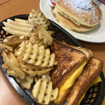 Guieb Cafe - New American Near Me - Honolulu, Hawaii