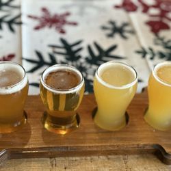 Seven Arrows Taproom Branson - Four very tasty IPAs.