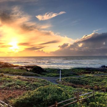 Overleaf Lodge & Spa - Hotels Near Me - Yachats, Oregon Overleaf Lodge & Spa - Hotels Near Me - Yachats, Oregon