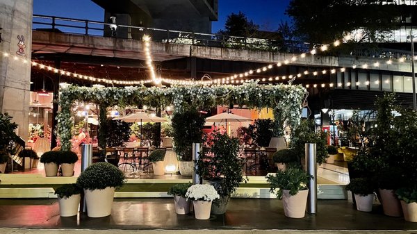 The Standard Plaza by null