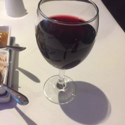 Maloncho Tandoori - ...and the obligatory large glass of Merlot!!