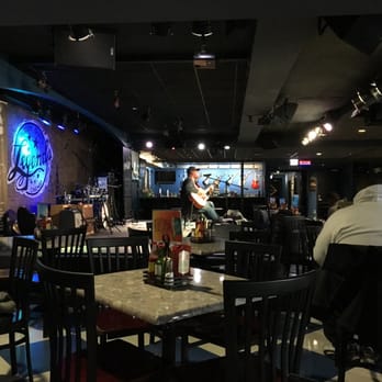 Buddy Guy's Legends - Live music -- FREE -- at lunch time! - Jazz & Blues Near Me - Chicago, Illinois Buddy Guy's Legends - Live music -- FREE -- at lunch time! - Jazz & Blues Near Me - Chicago, Illinois