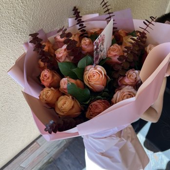 Mariam's Flowers - 2 dozen long stem roses - Florists Near Me - Van Nuys, California