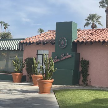 Les Cactus - Entrance - Hotels Near Me - Palm Springs, California Les Cactus - Entrance - Hotels Near Me - Palm Springs, California