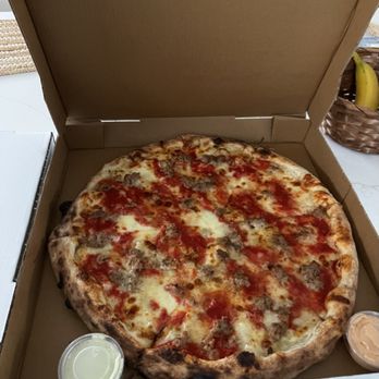 Gram’s Pizza - sausage - Pizza Near Me - Toronto, Ontario