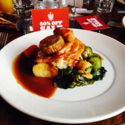The Hanging Gate - Turkey Christmas dinner! Delicious gravy, meat and roasties!