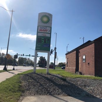 bp - BP sign on Ridge Road - Gas Stations Near Me - Minooka, Illinois