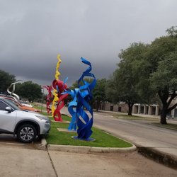 Kittrell Riffkind Art Glass Gallery - Look for the sculptures