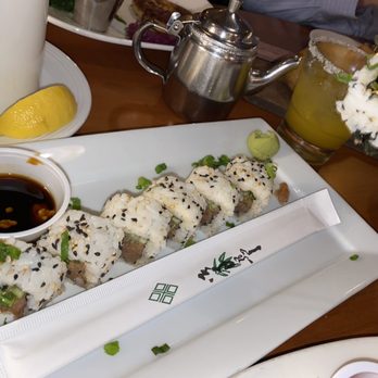 Gladstone's - Spicy tuna - Seafood Near Me - Long Beach, California Gladstone's - Spicy tuna - Seafood Near Me - Long Beach, California