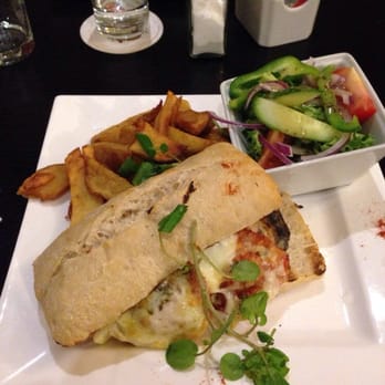 Greyhound Inn - Sandwich italiano - Pubs Near Me - Belper, DBY