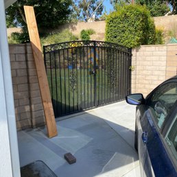Yard gate