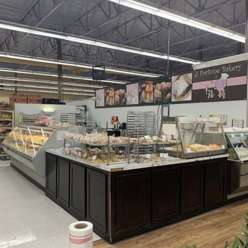 Lee Lee International Supermarkets - Bakery store inside of the market - Seafood Markets Near Me - Chandler, Arizona