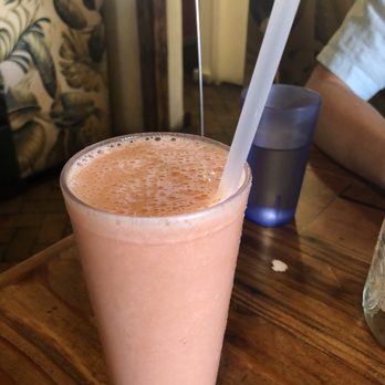 Guava Tree Cafe - Frothy Guava Juice, Ice, Water blend - refreshing and not overly sweet (milk option) - Latin American Near Me - Albuquerque, New Mexico