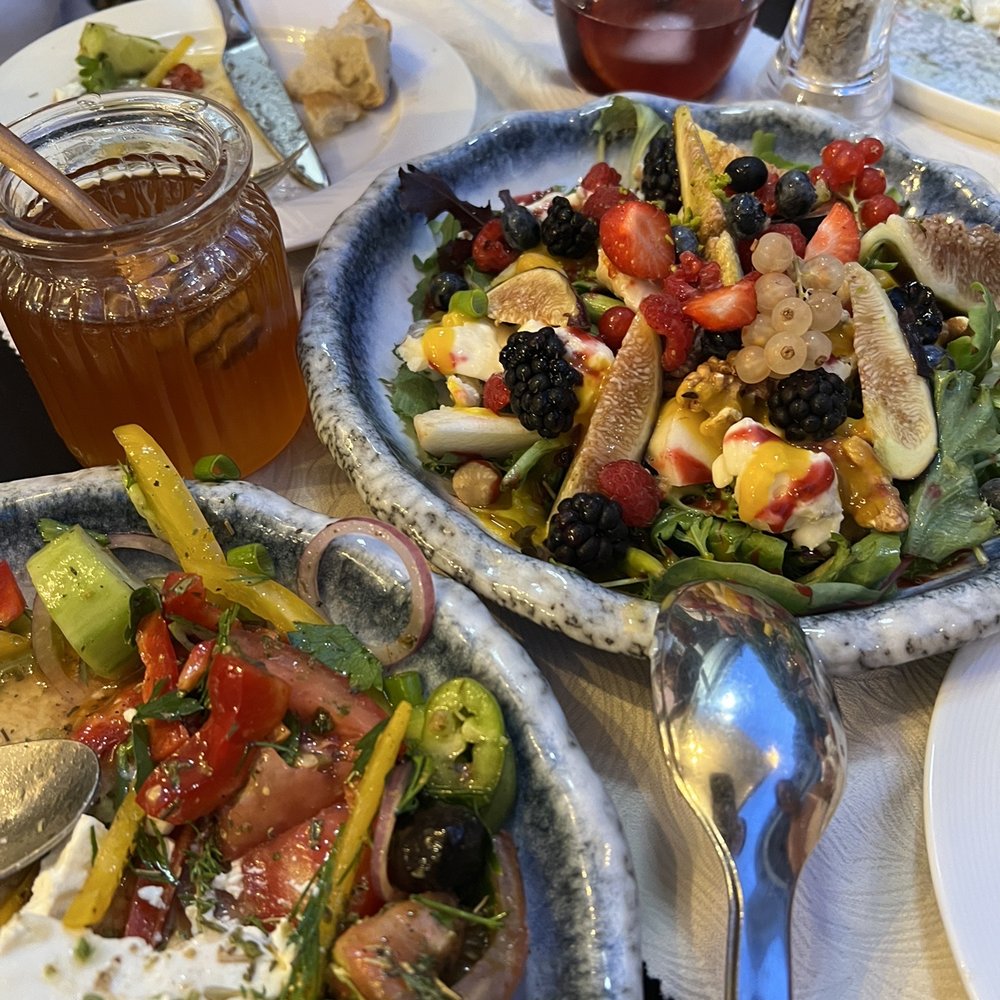 La Cucina - Salads - Italian Near Me - Nice, 06