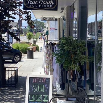 True South Boutique - Outside - Women's Clothing Near Me - Guntersville, Alabama True South Boutique - Outside - Women's Clothing Near Me - Guntersville, Alabama