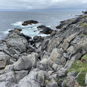 Lobster Cove Trail - The coastline along the trail - Hiking Near Me - Monhegan, Maine Lobster Cove Trail - The coastline along the trail - Hiking Near Me - Monhegan, Maine