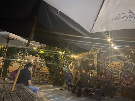 Lincoln's Beard Brewing & Cocktails by null