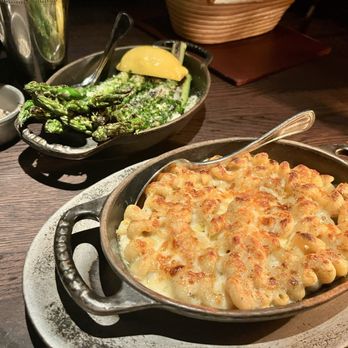 Bavette's Bar & Boeuf - Truffle Mac & Cheese and Broiled Asparagus - Steakhouses Near Me - Chicago, Illinois Bavette's Bar & Boeuf - Truffle Mac & Cheese and Broiled Asparagus - Steakhouses Near Me - Chicago, Illinois