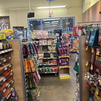 7-Eleven - a grocery store with a variety of products - Convenience Stores Near Me - New York, New York