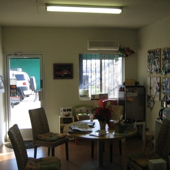 Green Auto Repair - customer waiting area - Auto Repair Near Me - Los Angeles, California Green Auto Repair - customer waiting area - Auto Repair Near Me - Los Angeles, California