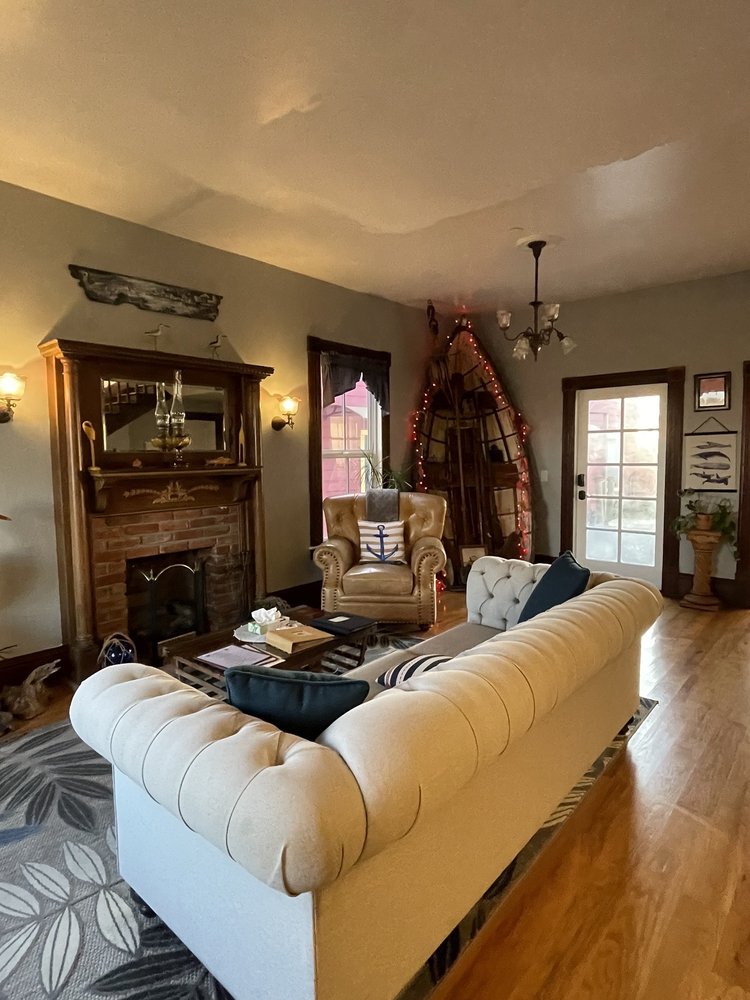 CAPTAIN’S INN AT MOSS LANDING Updated October 2024 265 Photos & 139