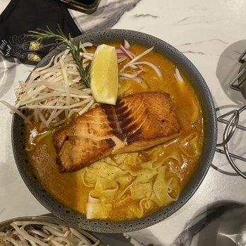 Kin Long Beach - Salmon curry - Thai Near Me - Long Beach, California