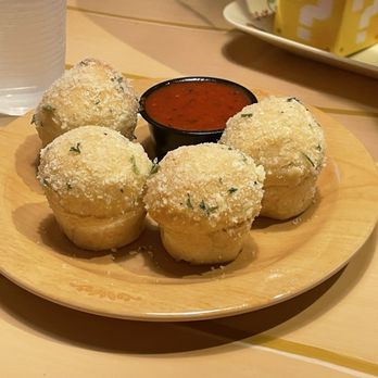 Universal Studios Hollywood - Great tasting garlic bread - Amusement Parks Near Me - Universal City, California