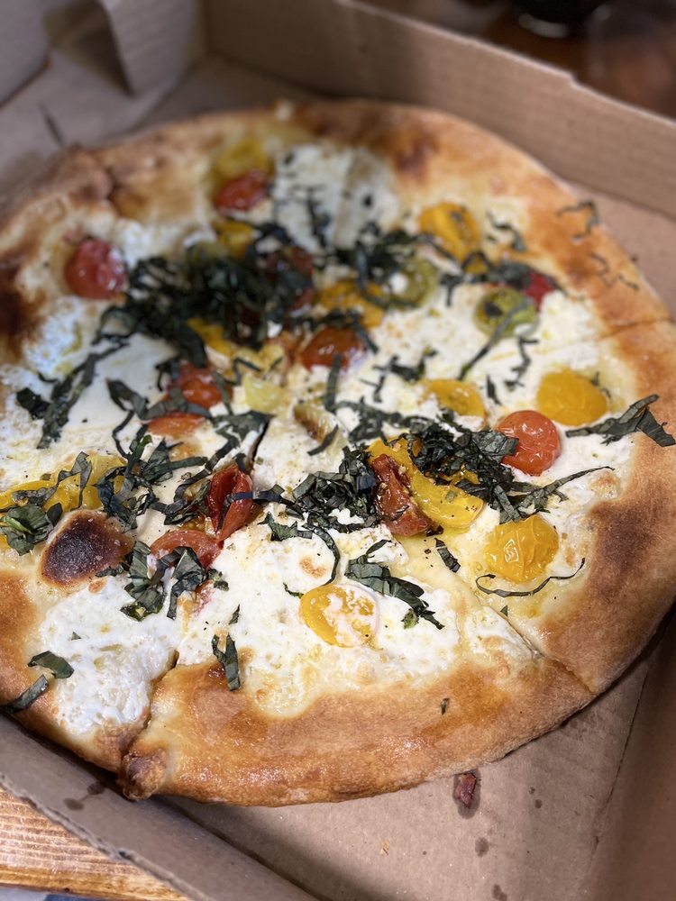 MICHAEL’S ALI COAL FIRED PIZZA - 149 Photos & 126 Reviews - 426 W Plant