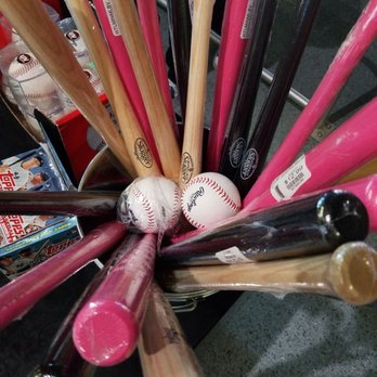 Miami Marlins - Date night Braves game!!! - Professional Sports Teams Near Me - Miami, Florida Miami Marlins - Date night Braves game!!! - Professional Sports Teams Near Me - Miami, Florida