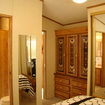 Arizuma Country Estates - Ample drawers and cupboard space. Note the Bathroom entry from the Bedroom. - RV Rental Near Me - Apache Junction, Arizona Arizuma Country Estates - Ample drawers and cupboard space. Note the Bathroom entry from the Bedroom. - RV Rental Near Me - Apache Junction, Arizona