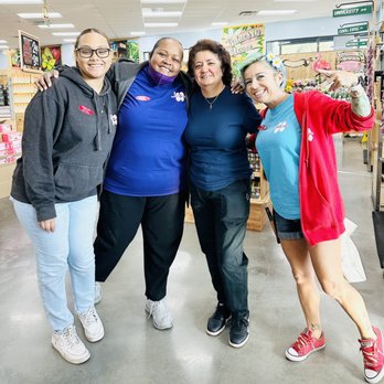 Trader Joe's - Trader joe employees, their customers services is the best :) - Grocery Near Me - Coral Springs, Florida