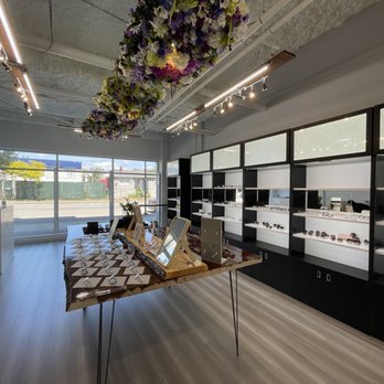 Eye Elite Optical - Eyewear & Opticians Near Me - Burnaby, British Columbia