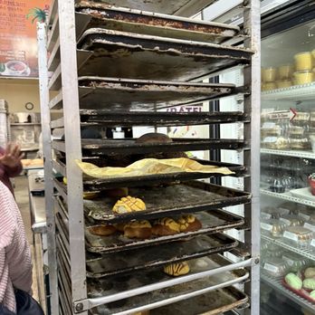 El Milagro Bakery - Bakeries Near Me - Sylmar, California