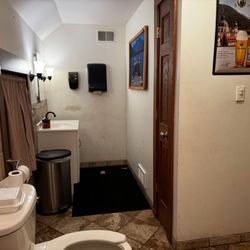 Von Rothenburg Bier Stube - Bathroom