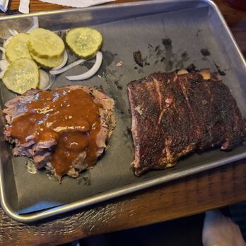 Bordertown BBQ - Half pound ribs and pulled pork. Very tasty. - Bars Near Me - Beaufort, South Carolina