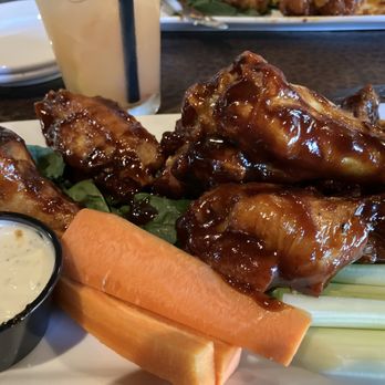 Fireside Lounge - Happy hour wings - Lounges Near Me - Silverton, Oregon