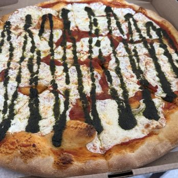 Il Bacio Trattoria - Margherita Pizza - Pizza Near Me - Bronxville, New York Il Bacio Trattoria - Margherita Pizza - Pizza Near Me - Bronxville, New York