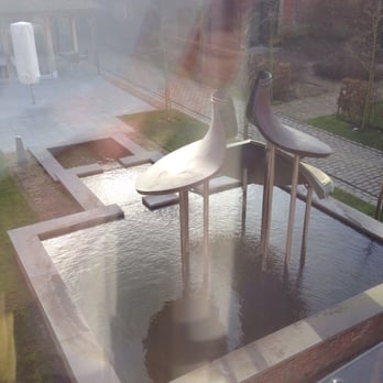 Hostellerie De Biek - View of courtyard from room - Restaurants Near Me - Moorsel, VOV Hostellerie De Biek - View of courtyard from room - Restaurants Near Me - Moorsel, VOV